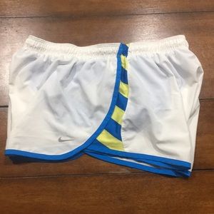 Nike dri-fit women’s running athletic shorts with built in liner